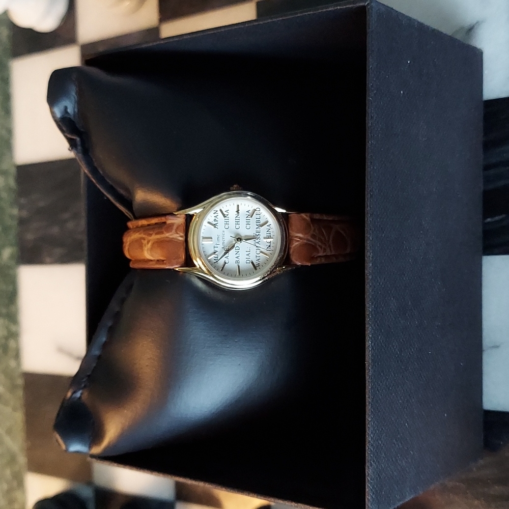VINTAGE 90s Y2k TIME AMERICA LADIES QUARTZ LEATHER BAND QUARTZ WATCH BNWT!